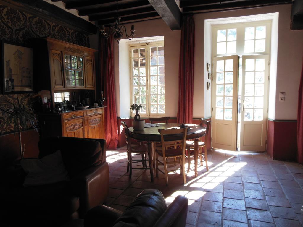 Auberge Lion D'Or แซ็ง-ต็องโตแน็ง ภายนอก รูปภาพ